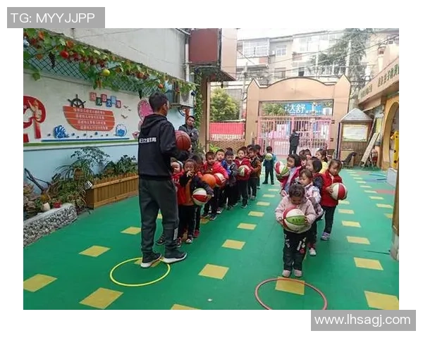 幼儿园篮球课热身游戏趣味活动提升孩子们的运动能力与团队合作精神